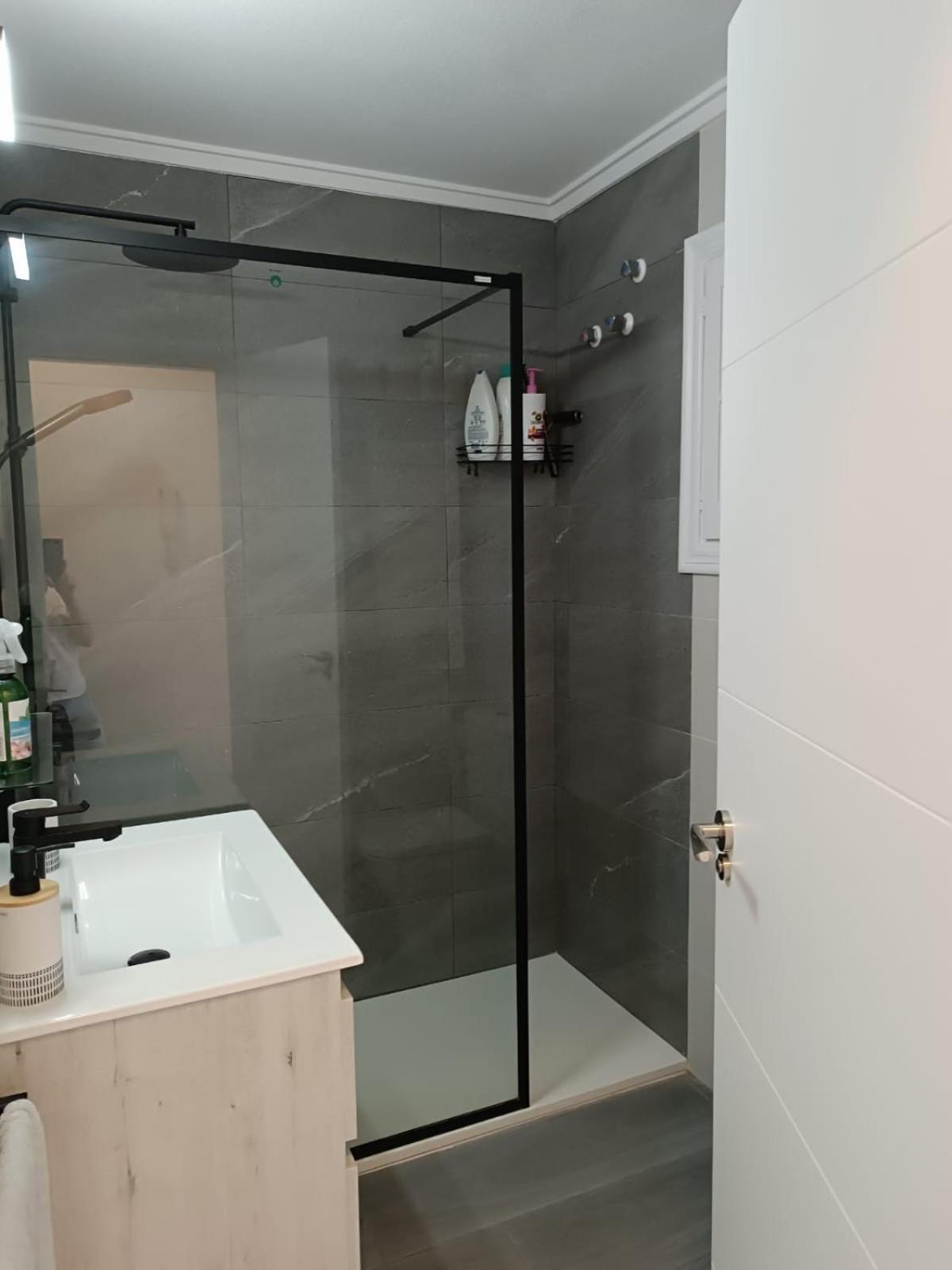 Residencia Alhambra Los Cisnes Τορεβιέχα Εξωτερικό φωτογραφία