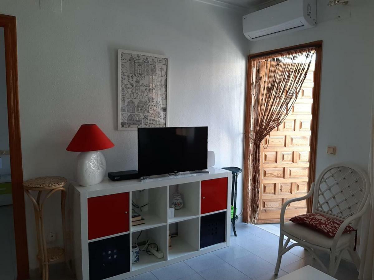Residencia Alhambra Los Cisnes Τορεβιέχα Εξωτερικό φωτογραφία