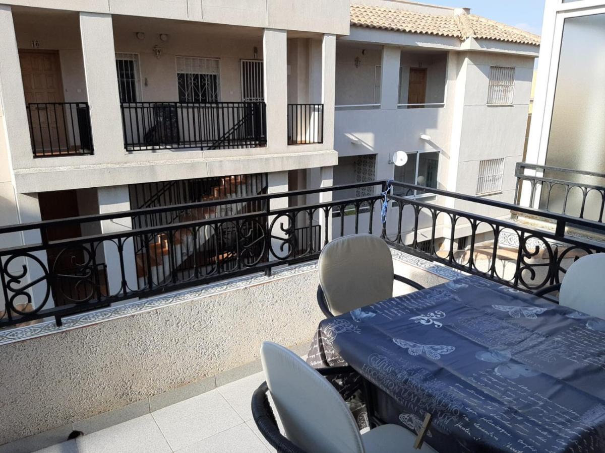 Residencia Alhambra Los Cisnes Τορεβιέχα Εξωτερικό φωτογραφία